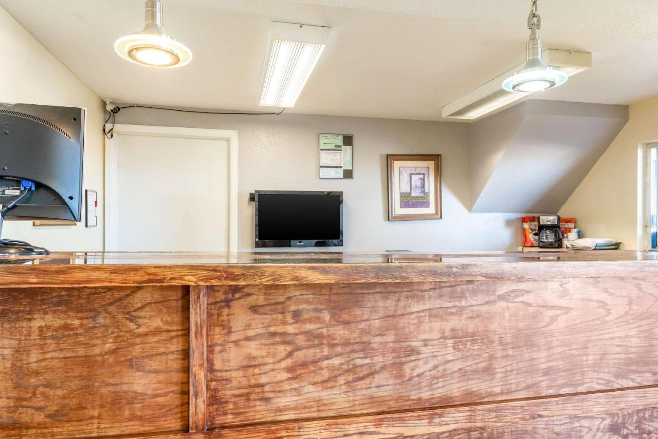 Rodeway Inn Pueblo Eksteriør bilde