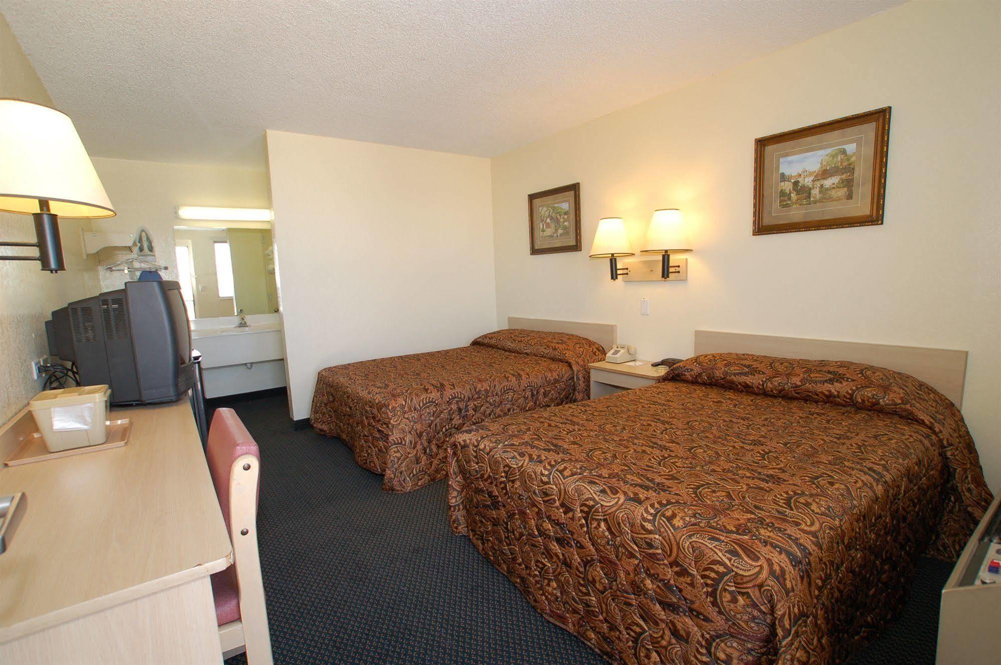 Rodeway Inn Pueblo Eksteriør bilde