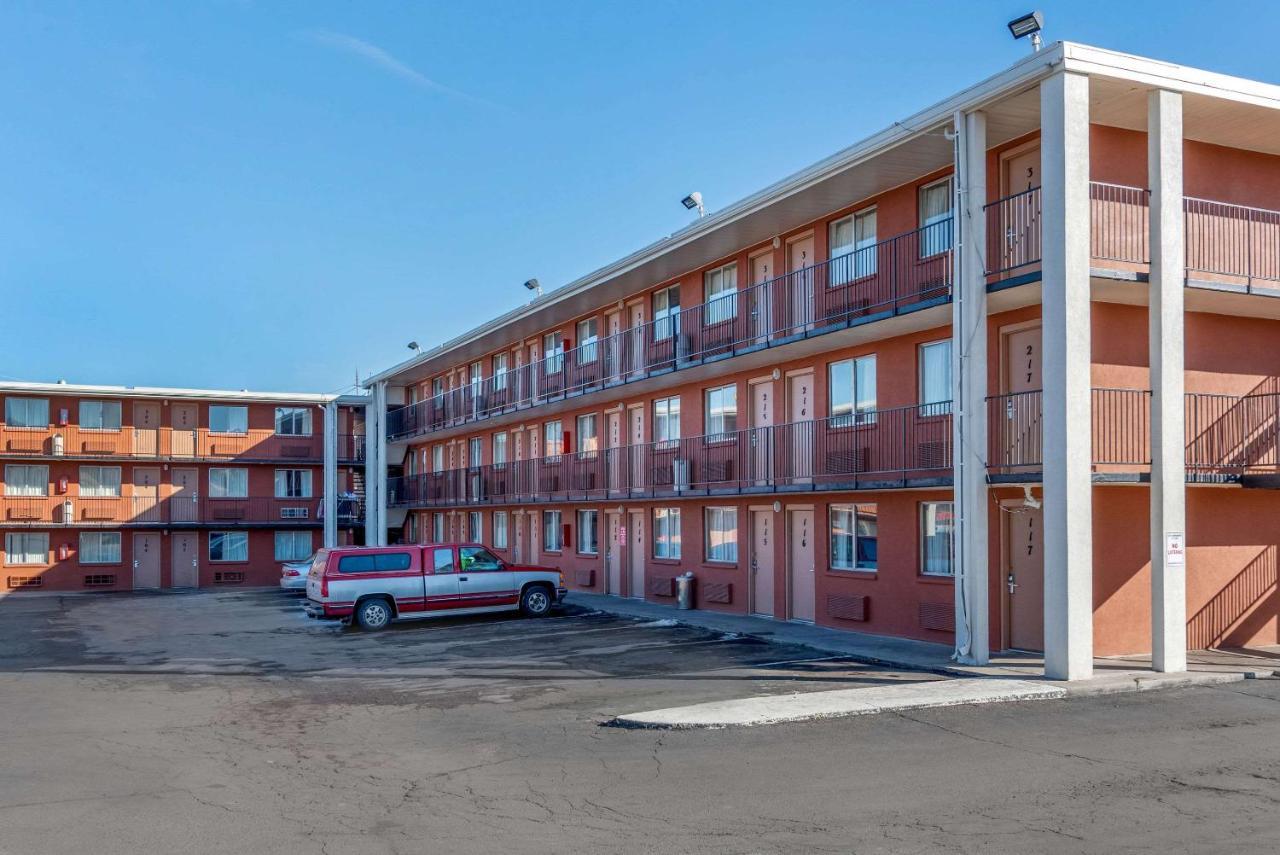 Rodeway Inn Pueblo Eksteriør bilde